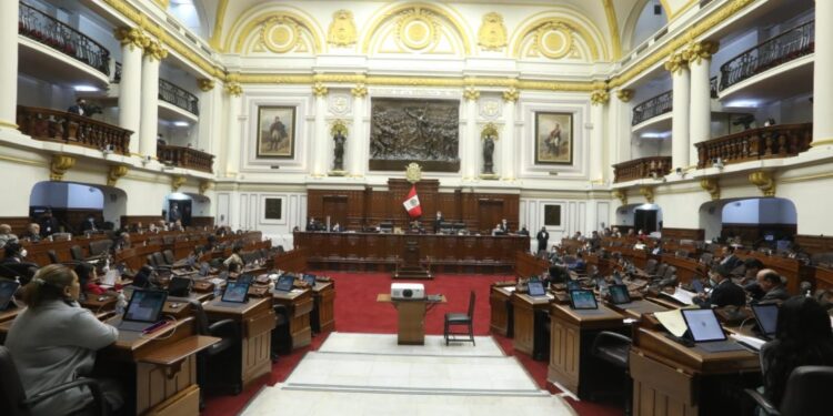 ¿Es posible institucionalizar a los partidos políticos para tener buenos Congresistas algún día?