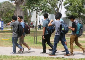 ¿Puede un ciudadano dejar pasar la mediocridad y la vulgaridad, callar su opinión?