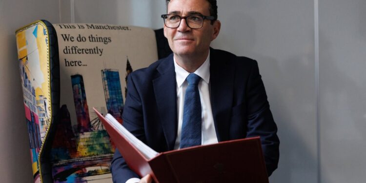 Por primera vez un “católico practicante” se convierte en primer ministro del Reino Unido