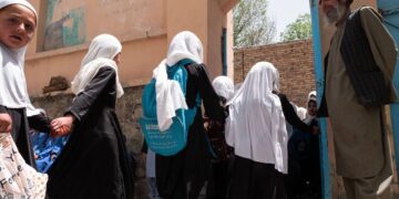 De pequeña, los talibanes me prohibieron ir al colegio en Afganistán. Ver cómo vuelve a pasar es desgarrador