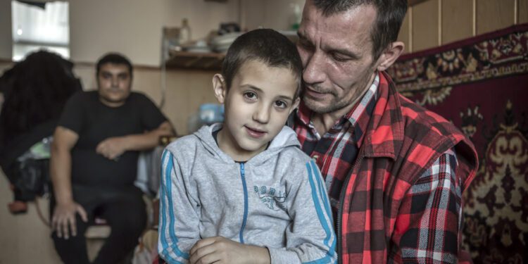 La guerra ha separado a muchas familias ucranianas y reunificarlas no es fácil