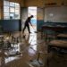 Más de 30 mil instituciones educativas corren riesgo de inundación, lo que amenaza los estudios de escolares y universitarios